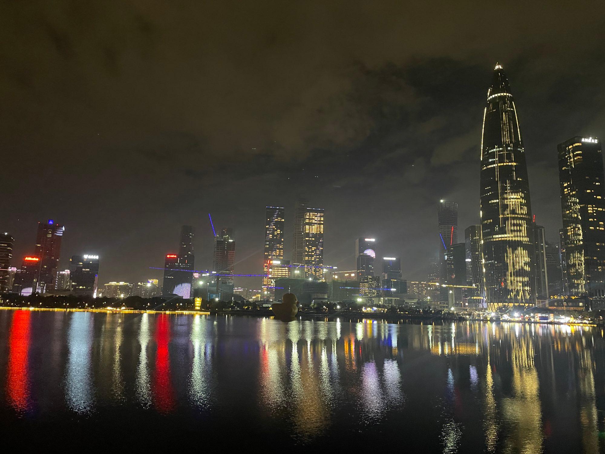 Shenzhen-Bucht bei Nacht
